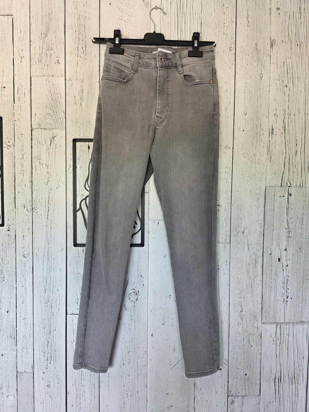 Zara Gray High Rise Skinny Jeans Size4 Light Wash Stretch Denim Going Out Casual